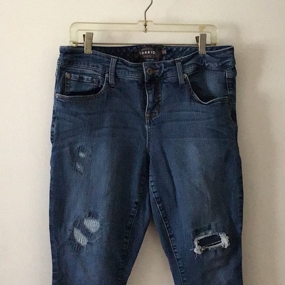 Torrid Premium Skinny Distressed Jeans Size 12 - Picture 2 of 11